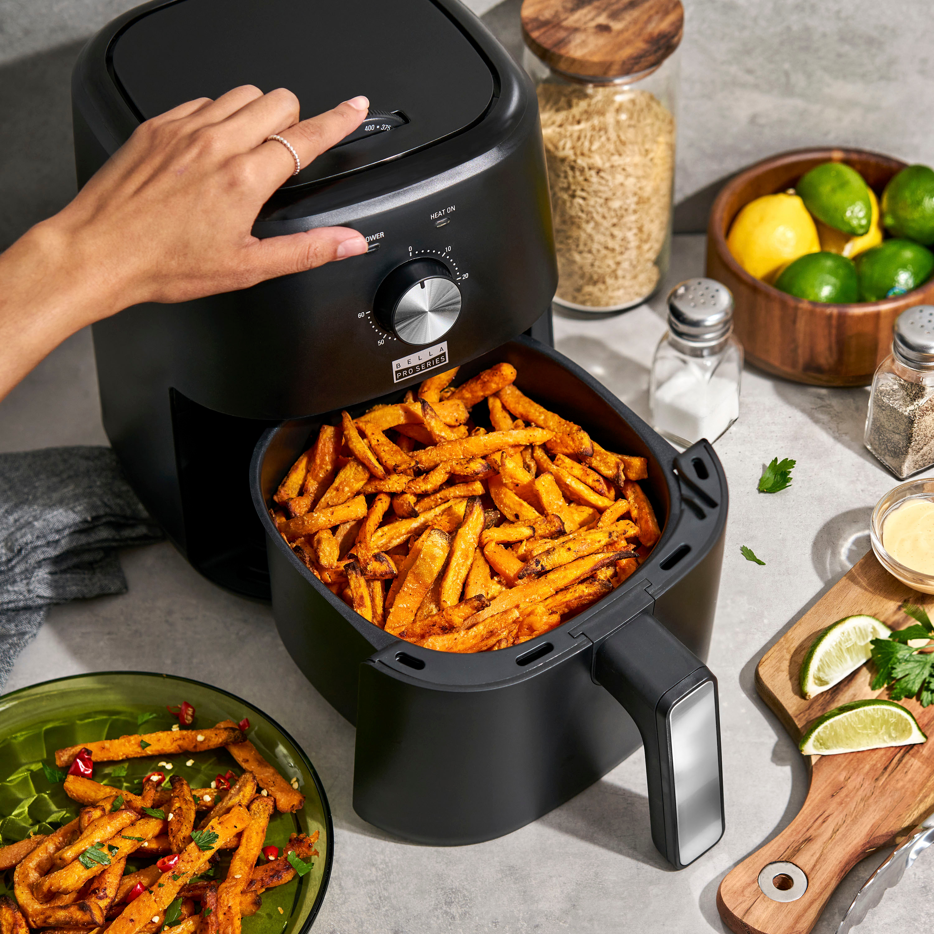 2026 Bella Pro Series – 3-qt. Analog Air Fryer – Black